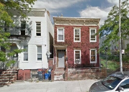 223 Howard Ave in Brooklyn, NY - Building Photo - Primary Photo