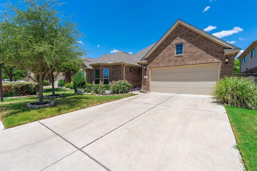2301 Yaupon Range Dr in Leander, TX - Foto de edificio