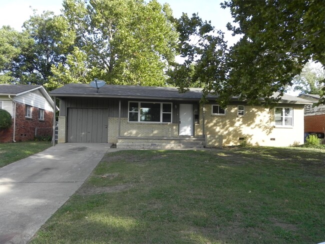 7433 E 30th Pl in Tulsa, OK - Foto de edificio - Building Photo