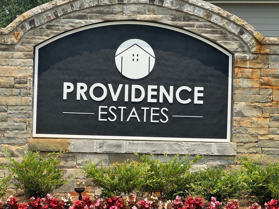 15 Warwick Ct in Pendergrass, GA - Building Photo