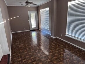 945 E Fairview St in Blossom, TX - Building Photo - Building Photo