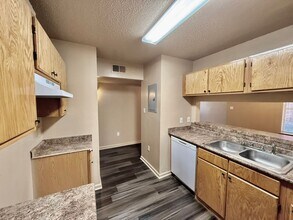 1421 Cottondale Dr in Baton Rouge, LA - Building Photo - Building Photo