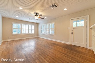 921 E 37th St in Austin, TX - Building Photo - Building Photo