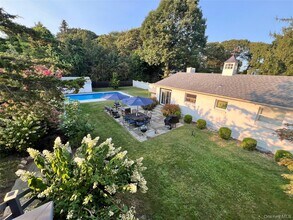 3825 Stars Rd in East Marion, NY - Building Photo - Building Photo