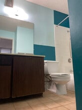 827 Kinau St, Unit D401 in Honolulu, HI - Building Photo - Building Photo