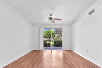 3110 Myrtlewood Cir E in Palm Beach Gardens, FL - Building Photo - Building Photo