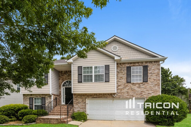property at 2317 Silver Maple Cir