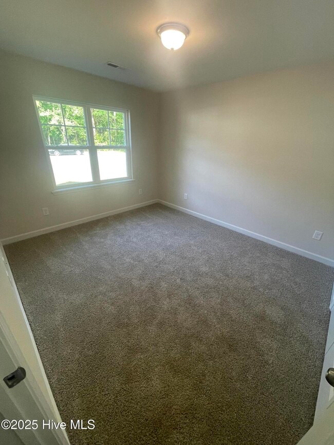 618 Walnut Dr in Jacksonville, NC - Building Photo - Building Photo
