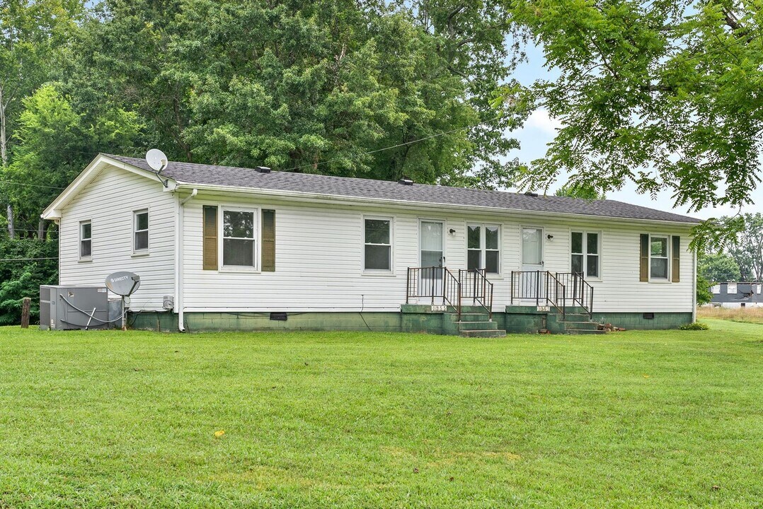 1953 Batts Ln-Unit -1955 in Clarksville, TN - Building Photo