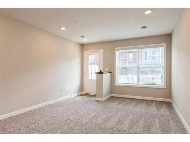 property at 10888 Fountain Pl N