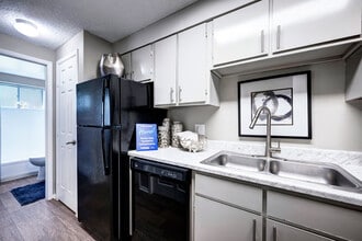 Ten 30 & Ten 49 Apartments in Broomfield, CO - Foto de edificio - Building Photo