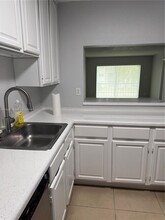 8051 Colony Cir S, Unit 206 in Tamarac, FL - Building Photo - Building Photo