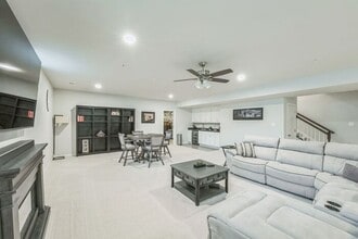 5808 Savannah Dr in Brandywine, MD - Foto de edificio - Building Photo
