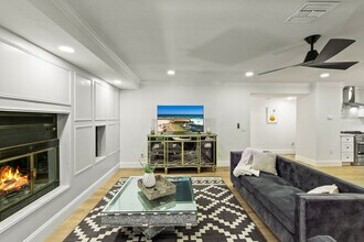 4367 Summit Dr in La Mesa, CA - Building Photo - Building Photo