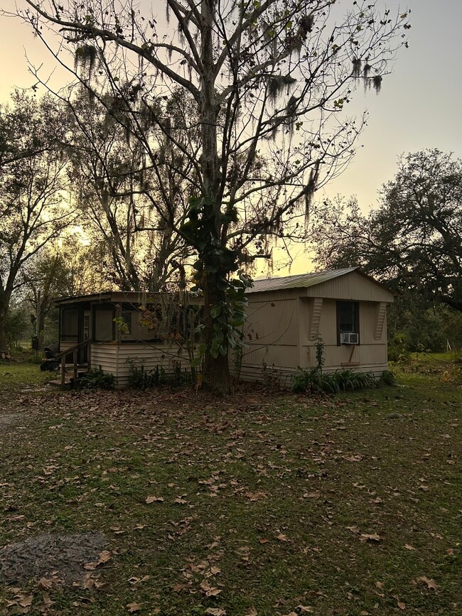 property at 613 Honeyfarm Ln