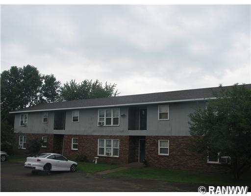 1127 Sunset Ln in Altoona, WI - Building Photo