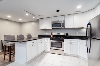 3047 N Clybourn Ave, Unit 1 in Chicago, IL - Foto de edificio - Building Photo