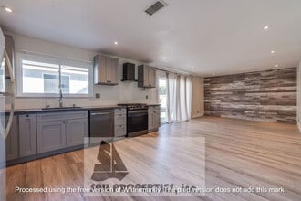 11875 Wisteria Ave in Fountain Valley, CA - Building Photo - Building Photo