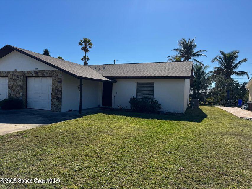 107 Mullet Creek Rd in Melbourne Beach, FL - Building Photo