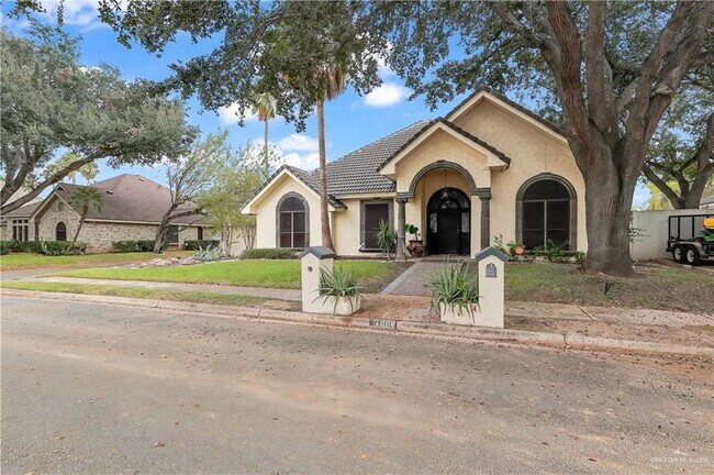 32 S Cynthia St in McAllen, TX - Building Photo - Building Photo