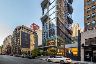 Summit in New York, NY - Foto de edificio - Building Photo