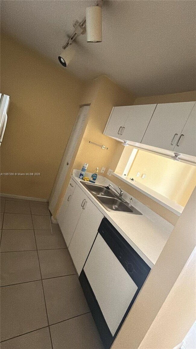 2103 Renaissance Blvd in Miramar, FL - Building Photo - Building Photo