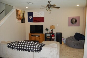806 Nimitz St in College Station, TX - Building Photo - Building Photo