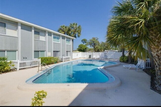 property at 334 48th Ave N