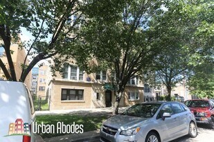 834 W Waveland Ave, Unit M06B Apartments