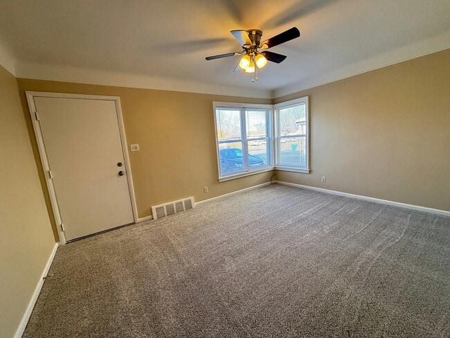 16784 Toepfer Dr in Eastpointe, MI - Building Photo - Building Photo