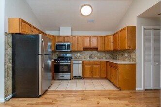325 Claremont Ave in Jersey City, NJ - Building Photo - Building Photo
