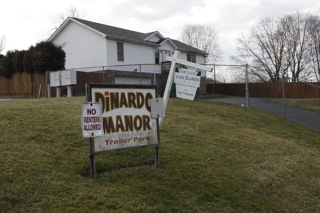 DiNardo Manor in Imperial, PA - Foto de edificio - Building Photo