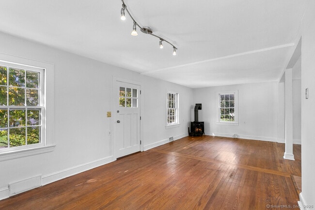 105 Southworth St in Milford, CT - Building Photo - Building Photo