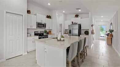 12100 Stone Pne Ct in Ft. Myers, FL - Building Photo - Building Photo