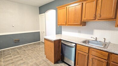 5042 Mardel Ave in St. Louis, MO - Foto de edificio - Building Photo