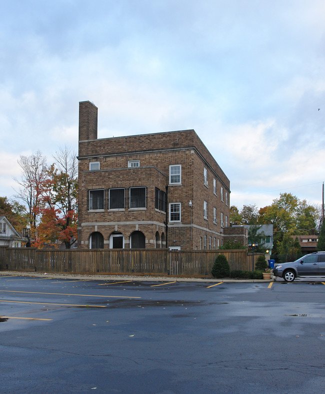 73 E Lucius Ave in Youngstown, OH - Building Photo - Building Photo