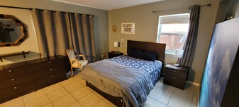 129 SE 2nd Ter, Unit 1 in Hallandale Beach, FL - Building Photo