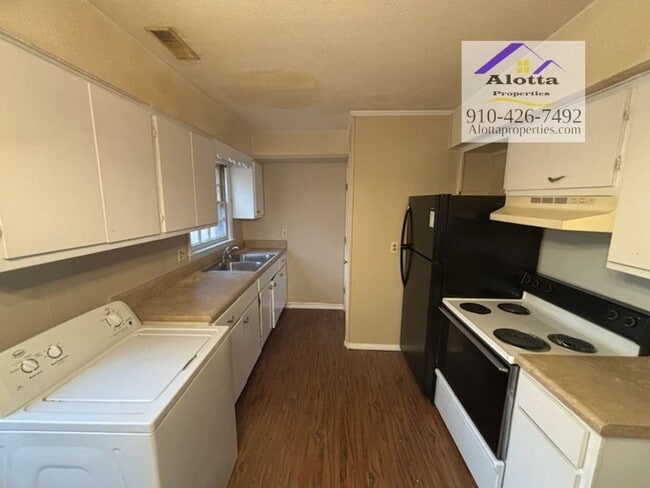 4212 S Dowfield Dr in Fayetteville, NC - Building Photo - Building Photo