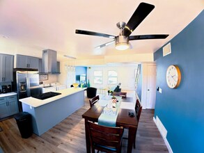 6418 Garber Ave in San Diego, CA - Foto de edificio - Building Photo