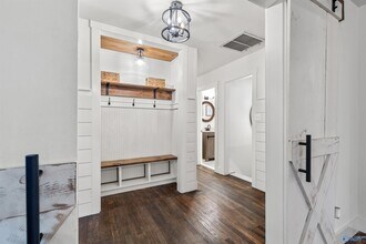 7916 Valley View Dr SE in Huntsville, AL - Building Photo - Building Photo