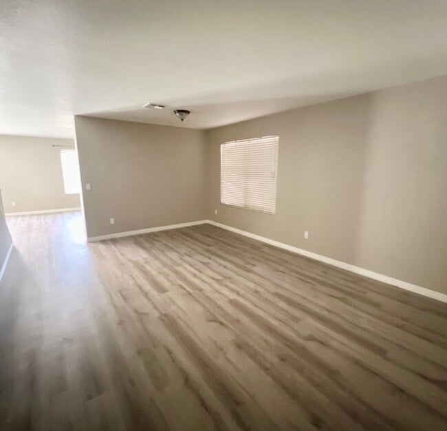 8937 E Posada Ave in Mesa, AZ - Building Photo - Building Photo