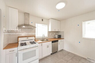 1561 S Zuni St in Denver, CO - Building Photo - Building Photo