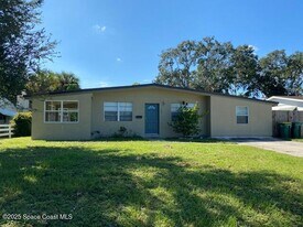 907 Espanola Way in Melbourne, FL - Building Photo