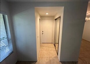 828 Vía Mesa Verde in Riverside, CA - Building Photo - Building Photo