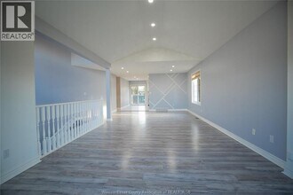 569 Cabana Road E in Windsor, ON - Building Photo - Building Photo