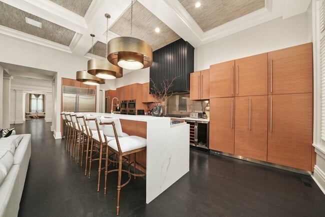 451 W Superior St in Chicago, IL - Building Photo - Building Photo