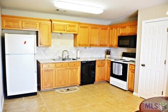 10124 Nashville Ct in Denham Springs, LA - Building Photo - Building Photo