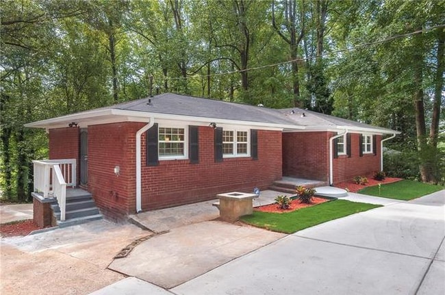 2804 Dodson Dr in East Point, GA - Building Photo - Building Photo