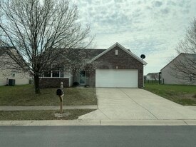 9741 Stonewall Ln in Avon, IN - Building Photo