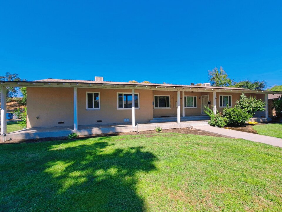 2509 N Thesta St in Fresno, CA - Building Photo